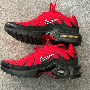 NIKE Air Max Plus TN Sneakers • Size 7 • Youth/Adult